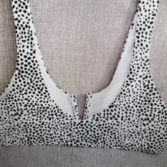 Closet Clearance Dalmatian V Wired Bikini Top - Picture 3 of 3